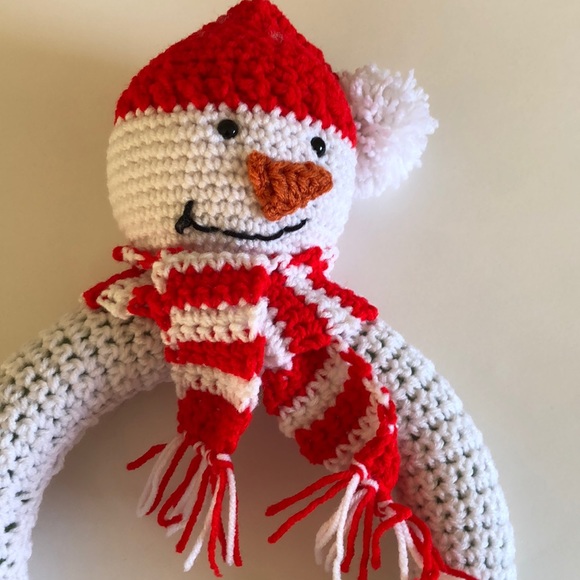 Handmade Crochet Snowman Wreath White Red - Picture 6 of 9